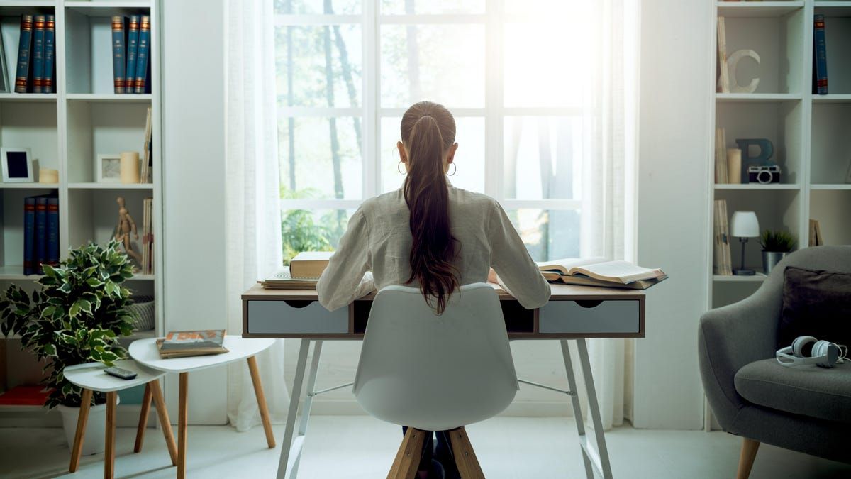 Person bei fokussierter Arbeit